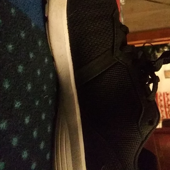 Shoes - Picture 3 of 4